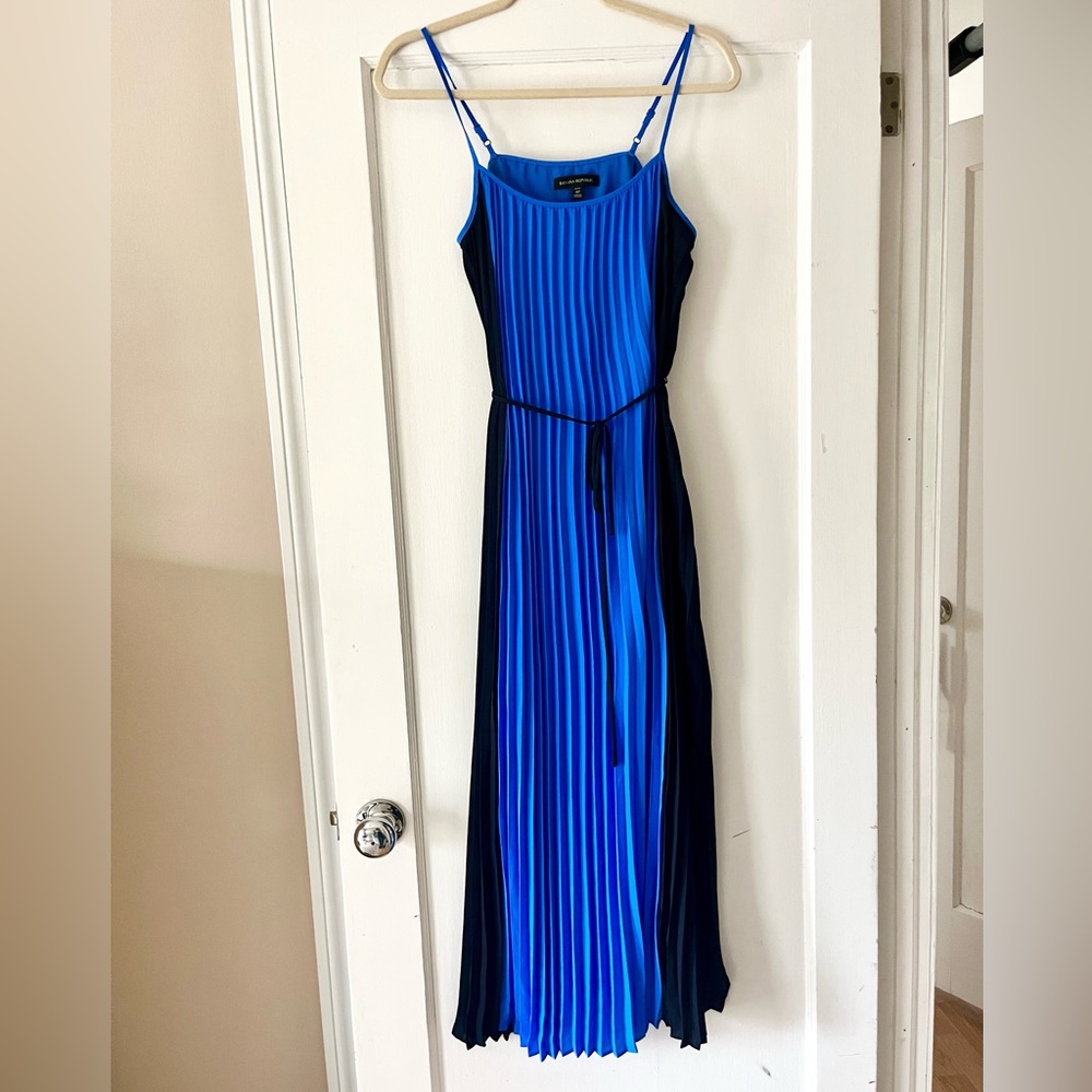 Banana Republic Pleat Blue & Black Dress size 4P